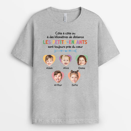 2769AFR2 les petits enfants sont toujours pres du coeur avec visages t shirt famille personnalisable