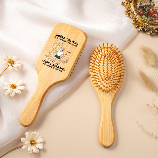 3316QFR2 brosse a cheveux personnalisee en bambou pour retraite libere delivre 3316q3q0a