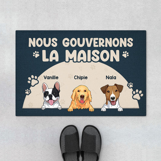 4340DFR1 paillasson chien personnalise nous gouvernons la maison version lune 4340d5m8c