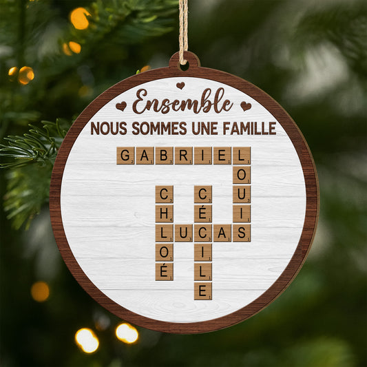 5220OFR1 ornement noel en bois a 1 couche personnalise nous formons une famille avec mots croises 5220o3lmi