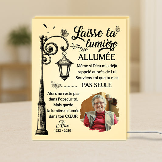 5241LFR1 lightbox personnalisable laisse la lumiere allumee cadeau commemoratif pour perte de maman 5241l6lna