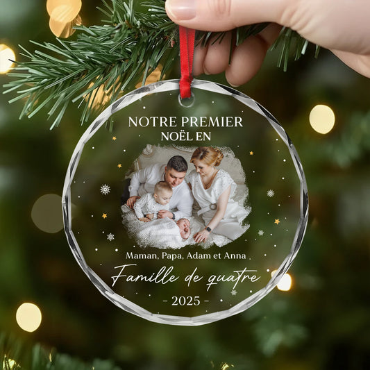 5350OFR2 ornement en verre personnalise avec photo notre premier noel en famille de trois 5350okuzi