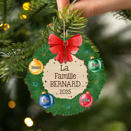 5513OFR2 ornement noel en bois a 2 couches personnalise famille notre couronne de noel 5513othai