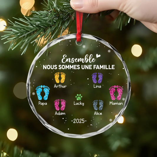6243OFR2 ornement en verre personnalise ce noel nous formons une famille 6243o8qqi