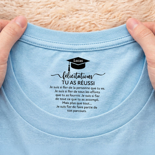 8964AFR1 tee shirt personnalise blanc avec texte a l_interieur du col cadeau pour diplome universitaire_ 8964aaavls_2