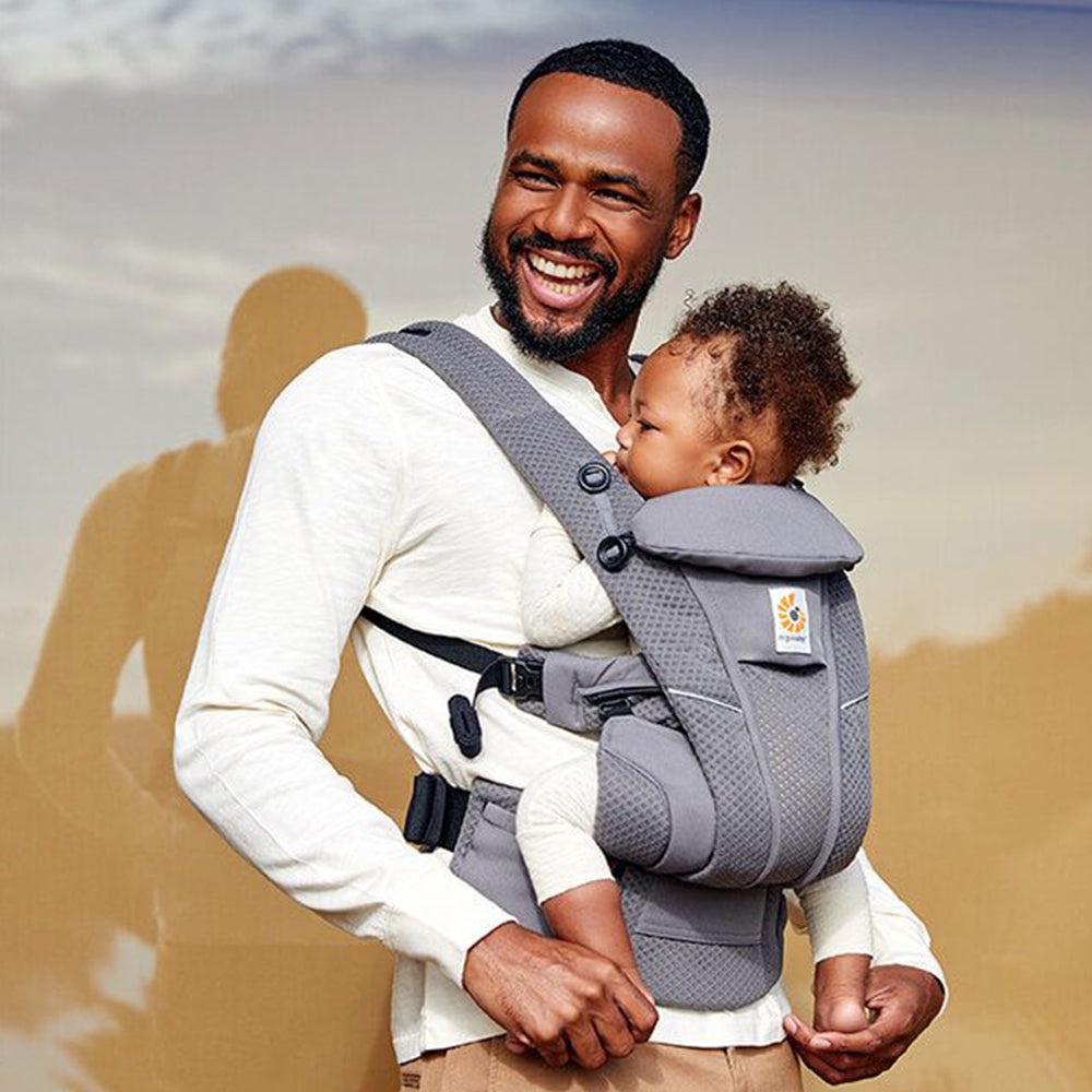 Porte-bébé physiologique pour idee cadeau naissance papa
