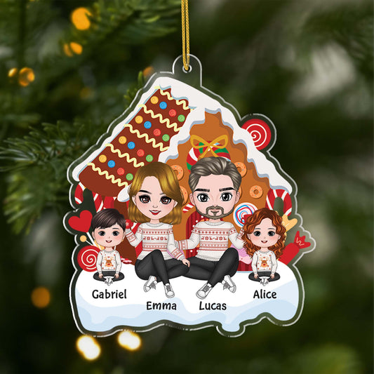 1558OFR1 ornement famille mignonne assise autour de la maison en pain depice de noel personnalise_d1ce6ddd b960 4916 8701 e36b826a30e8