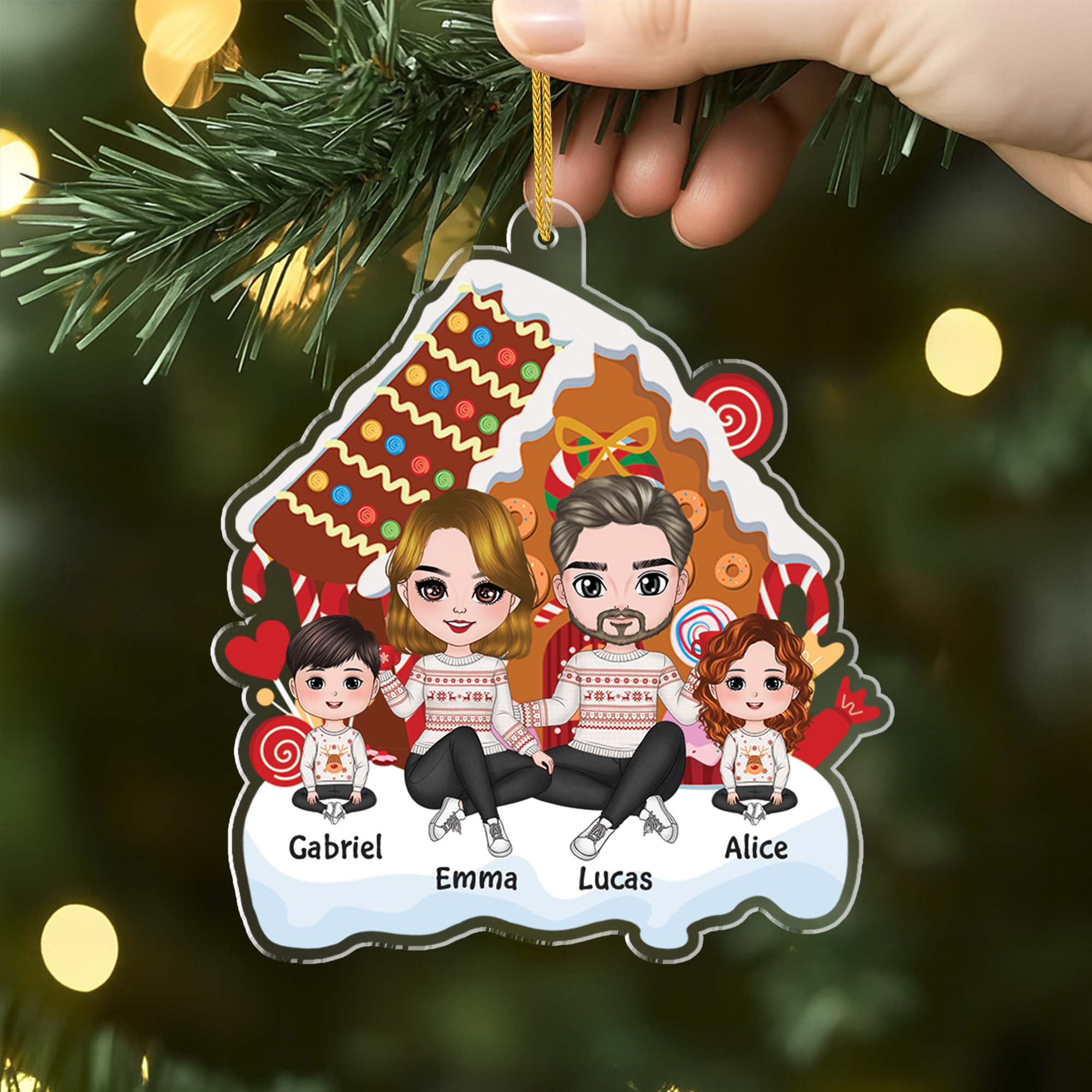 1558OFR2 ornement famille mignonne assise autour de la maison en pain depice de noel personnalise_1ef5fbc2 15c4 4126 9ffe af06f5a9cbf2