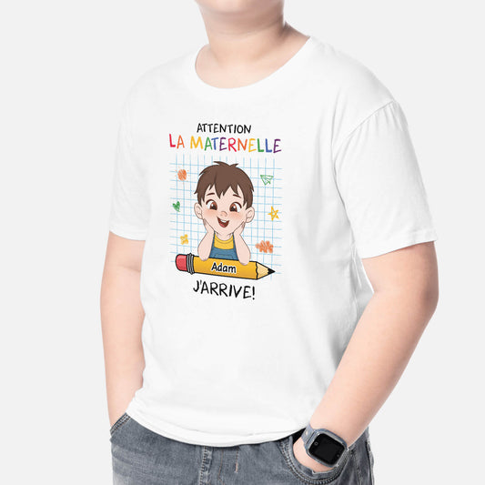 1659AFR2 t shirt enfant attention la maternelle jarrive personnalise