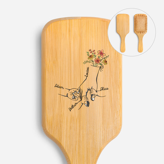 1672AFR1 brosse a cheveux personnalisee en bambou imprimee tenir la main de mamie maman 1672aq6p5a_98289c0e 8121 4659 8277 1bed300f5e75