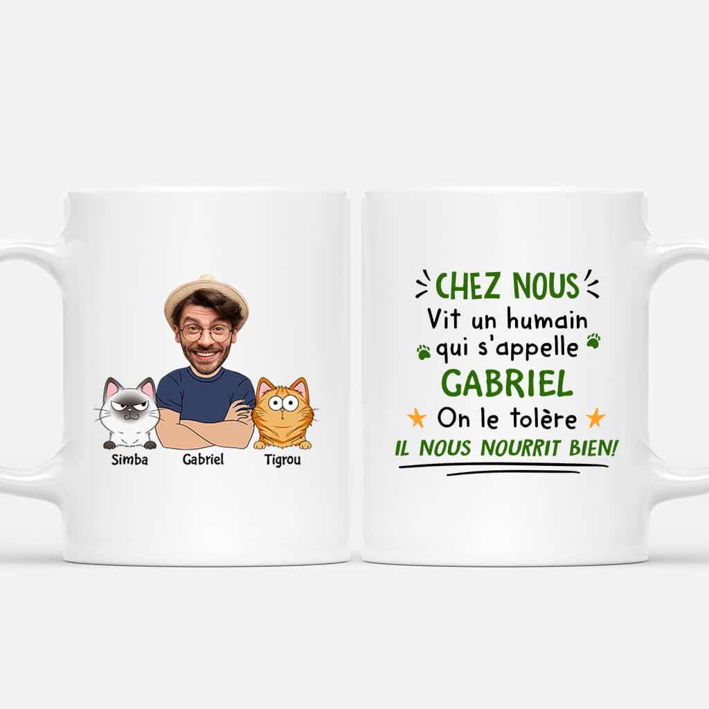 2498MFR1 mug chez nous vit un humain version chat personnalise