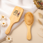 2558AFR2 brosse a cheveux personnalisee en bambou imprimee uv liberee retraitee maman mamie 2558aq6f5a_451f2834 8044 4cbf 95d9 d56084f82338