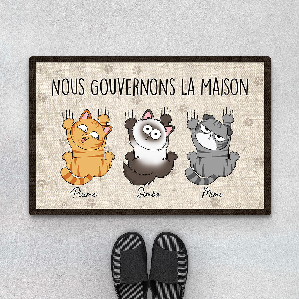 3202DFR1 nous gouvernons la maison version chats espiegles paillasson personnalise avec chat