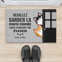 3308DFR2 veuillez garder la porte fermee version chats caches derriere tee shirt avec des chats