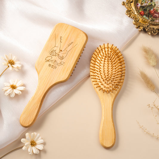 3705QFR2 brosse a cheveux personnalisee en bambou couple joyeux anniversaire de mariage 3705qsp0g