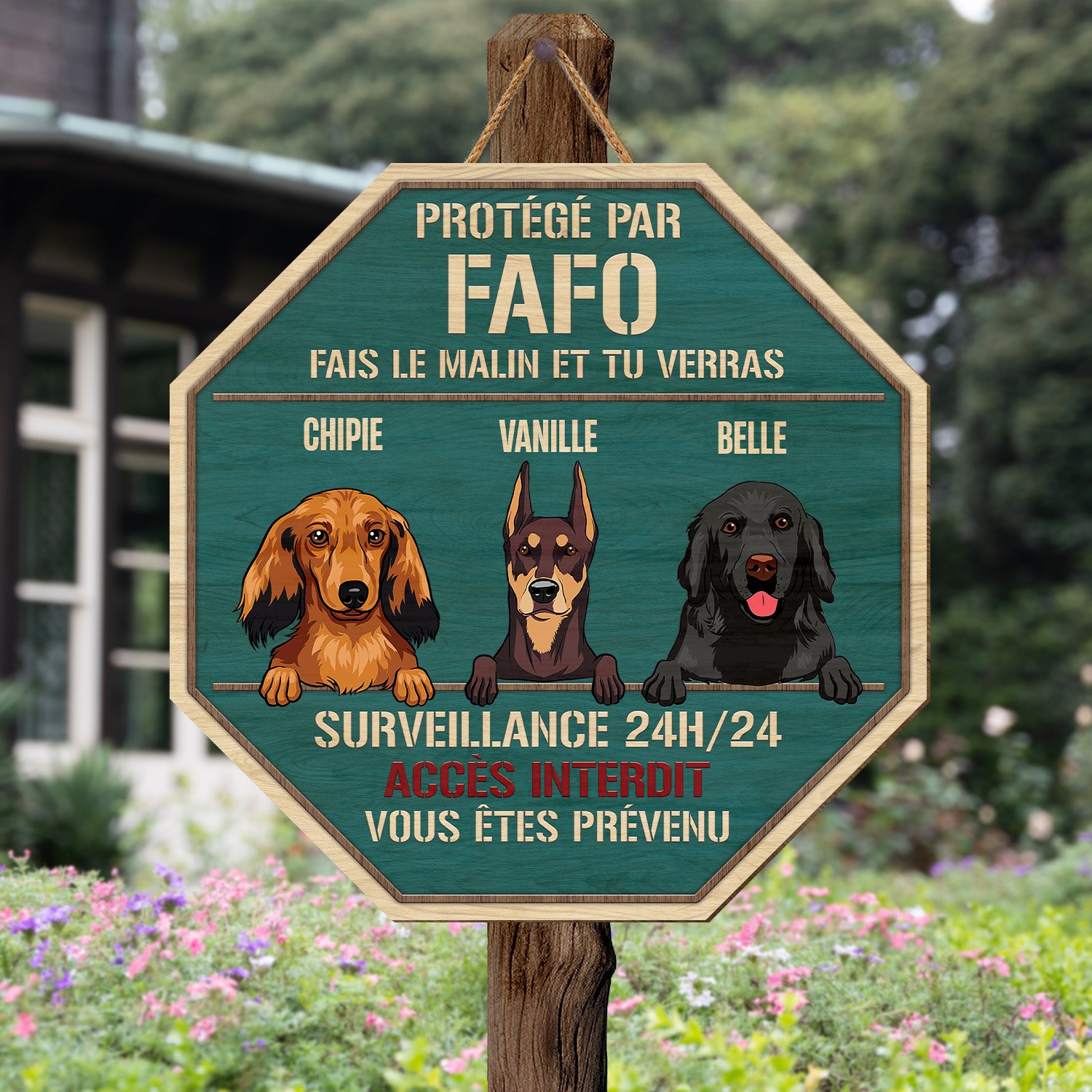 5087QFR2 plaque en bois personnalisee avec chien a suspendre protege par 5087qkymc