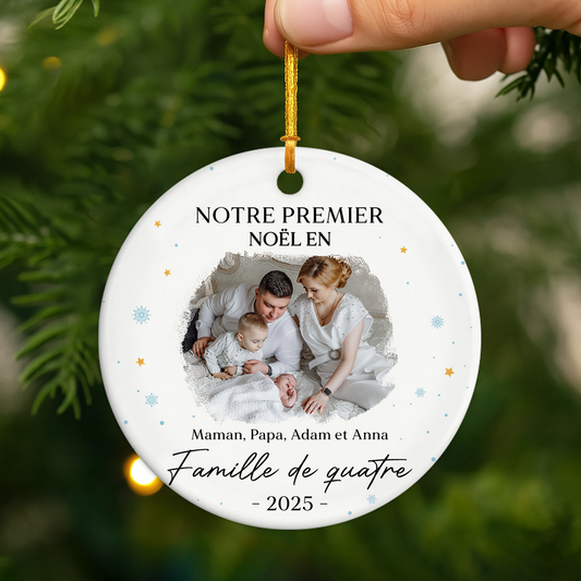 5350OFR2 ornement noel ceramique personnalise avec photo notre premier noel en famille de trois 5350oku5i