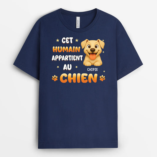 6055AFR2 t shirt personnalise avec chien cet humain appartient a 6055a8ftd