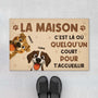 6259DFR1 paillasson chien personnalise la ou quelqu_un court pour t_accueillir 6259d8vzc