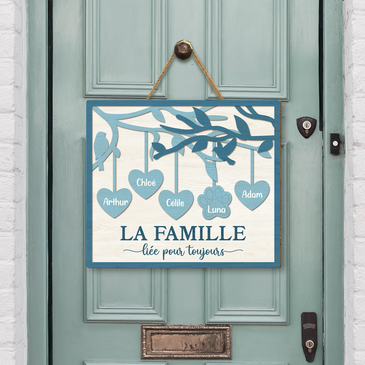 7739QFR2 plaque en bois personnalisee a suspendre notre famille avec chien et chat 7739q3tai