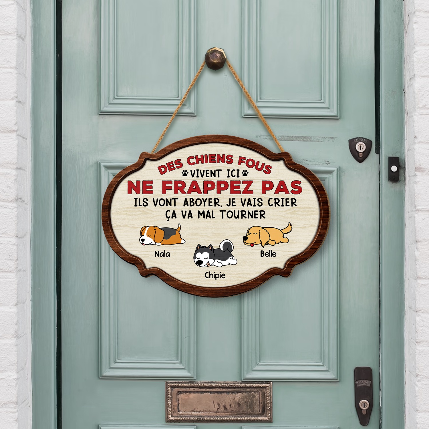 7772QFR2 plaque en bois personnalisee a suspendre chiens fous vivent ici 7772q6chd_032ac00e 2ce2 43b9 9dc7 d08559701142