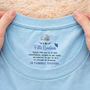 8943AFR2 tee shirt blanc personnalise avec message a l_interieur du col pour femme cadeau ma fille badass 8943aasfra