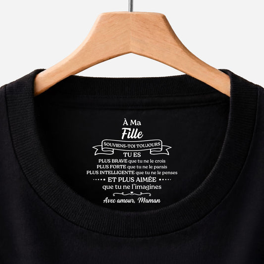 8956AFR1 tee shirt personnalise noir avec texte a l_interieur du col femmehomme fille fils plus aime que tu ne l_imagines 8956aaavla_2