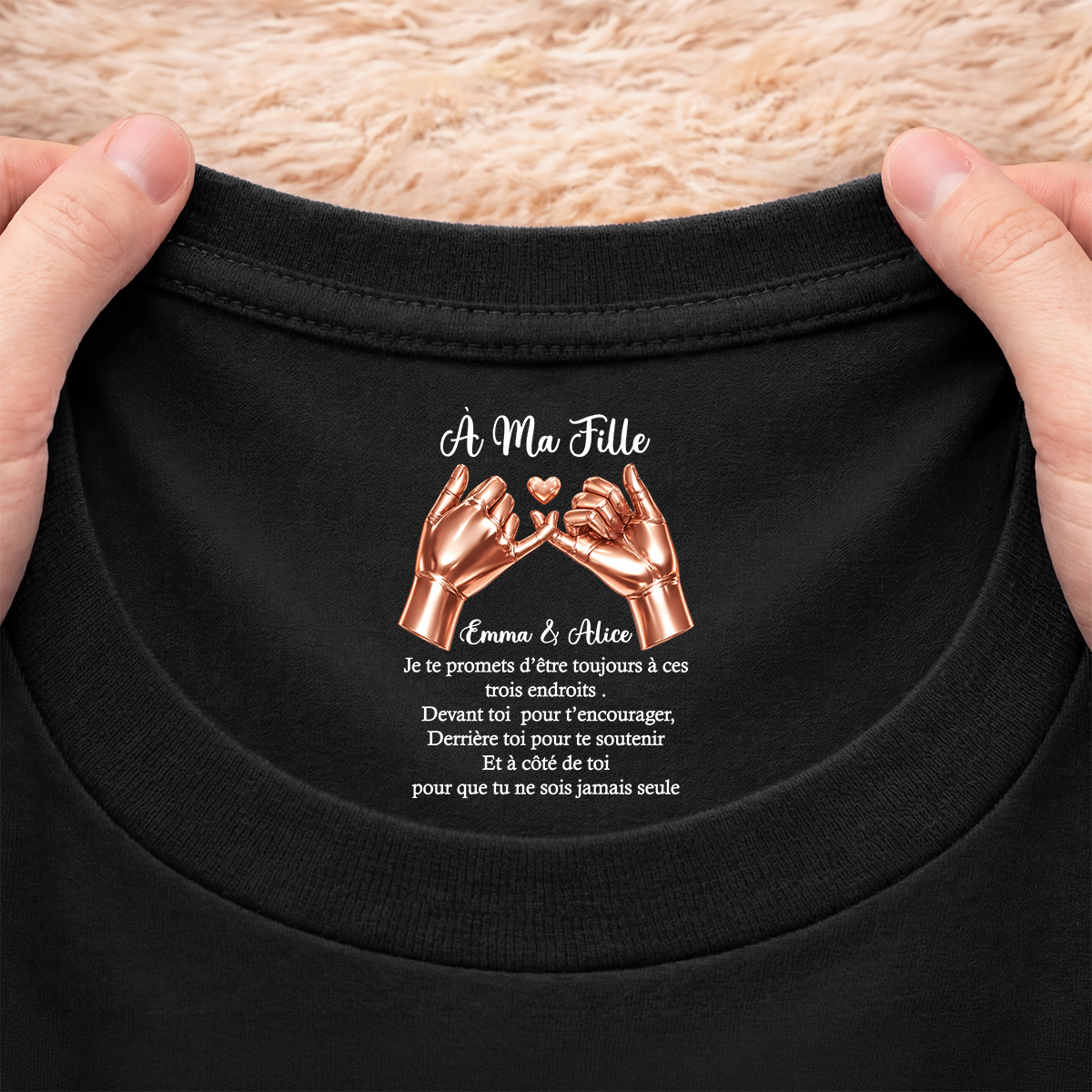 9067AFR2 tee shirt personnalise meilleure amie et soeur avec texte a l_interieur du col noir je te promets 9067aa6epa