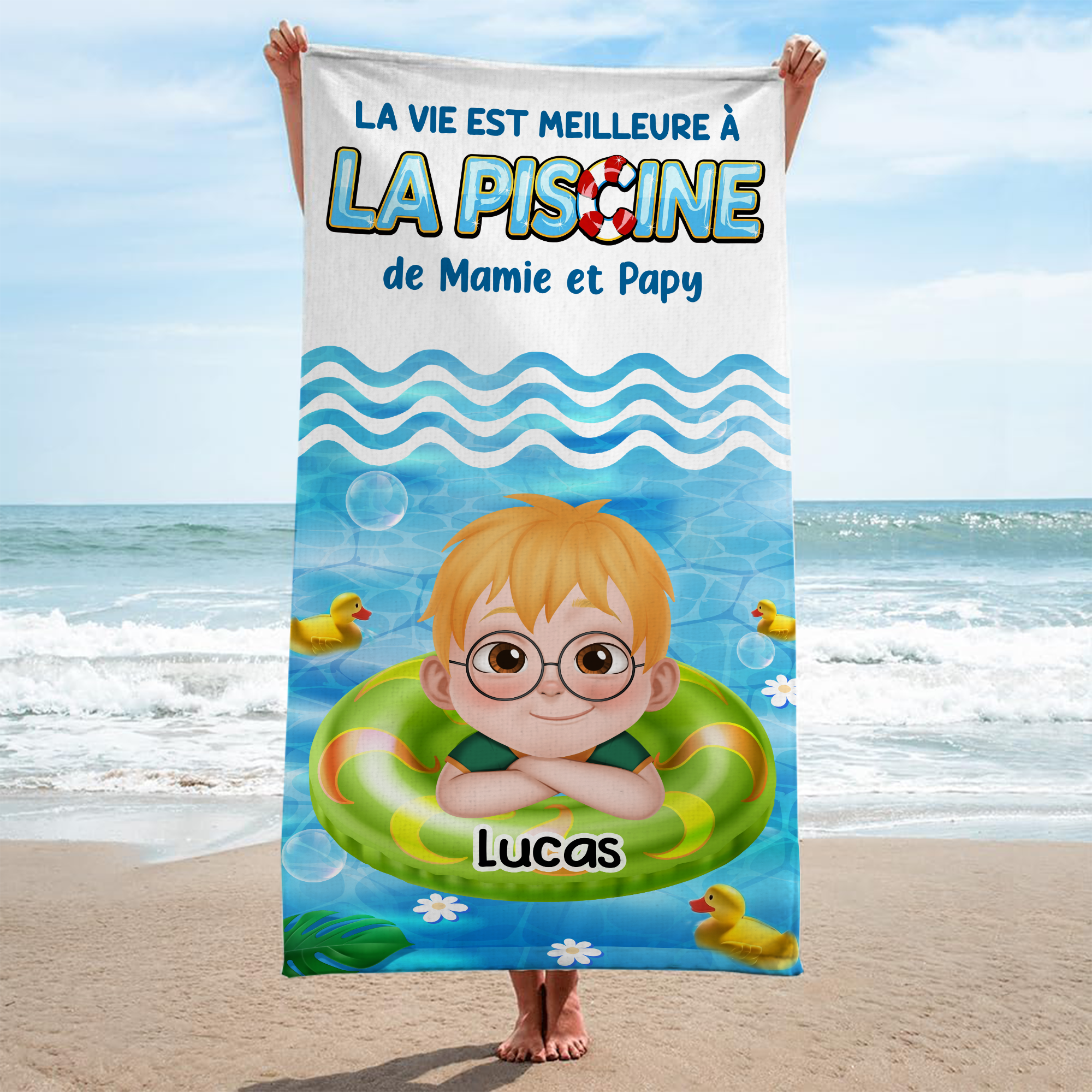 9264BFR2 serviette de plage enfant personnalisee_ vie meilleure a la piscine de mamie papy 9264bccbk