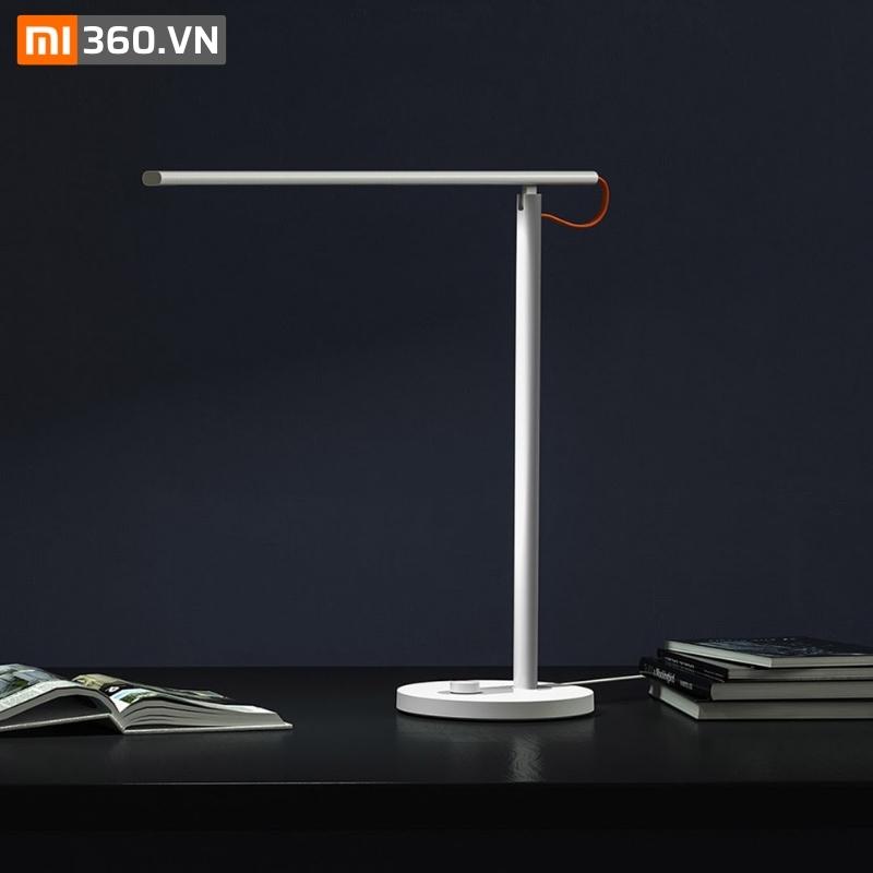 Une lampe de bureau Xiaomi Mi LED Desk Lamp 1S