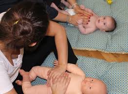 Atelier massage pour bébé