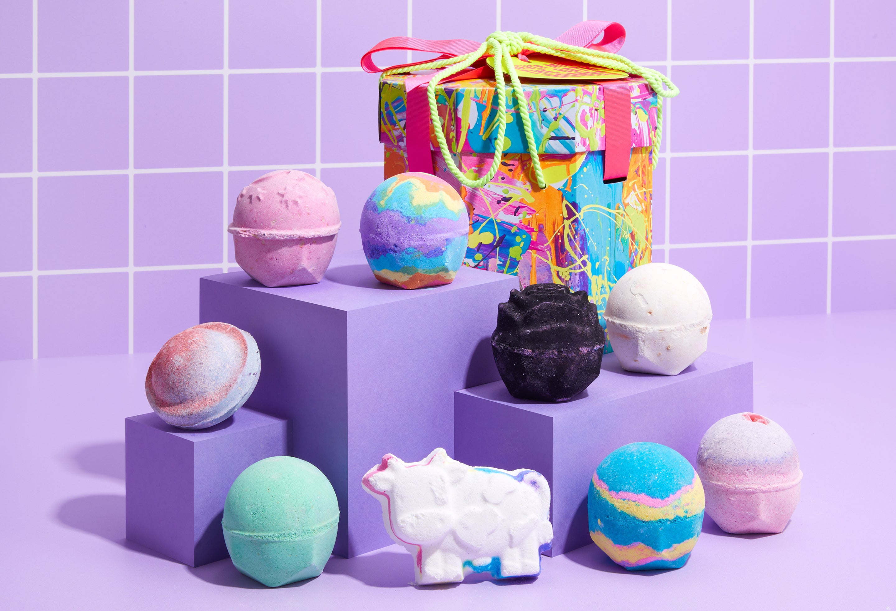 Un coffret de bombes de bain parfumées Lush