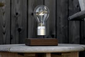 La lampe en lévitation Flyte 