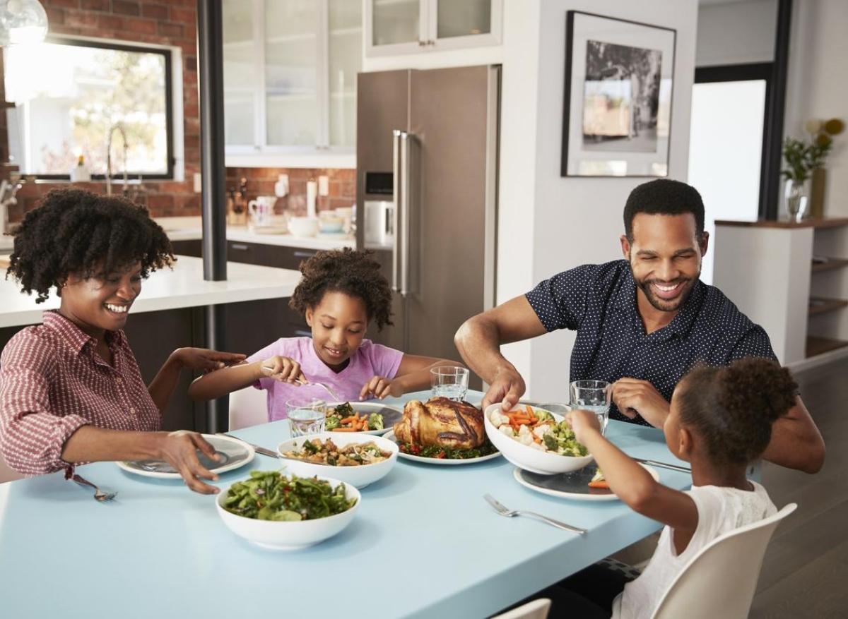 Repas en famille pour la fête des pères